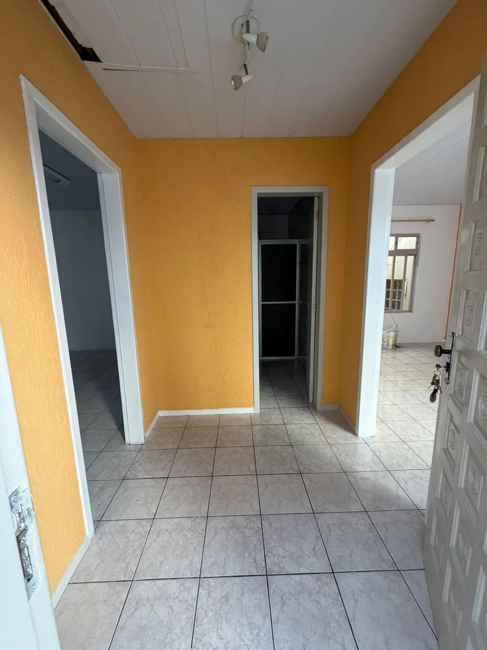 Casa residencial 1° andar, com 2 dormitórios, 2 bwcs completos, sala de estar e jantar, co - Foto 3