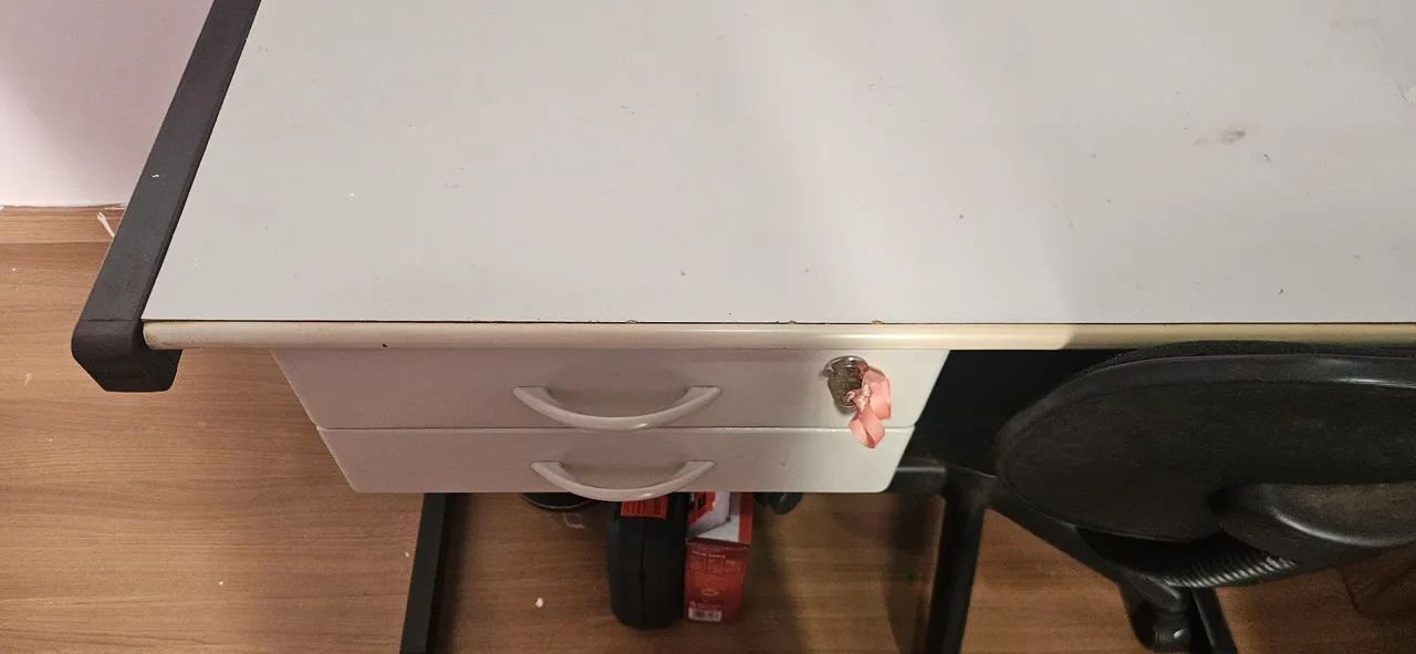 Mesa de escritório. - Foto 2