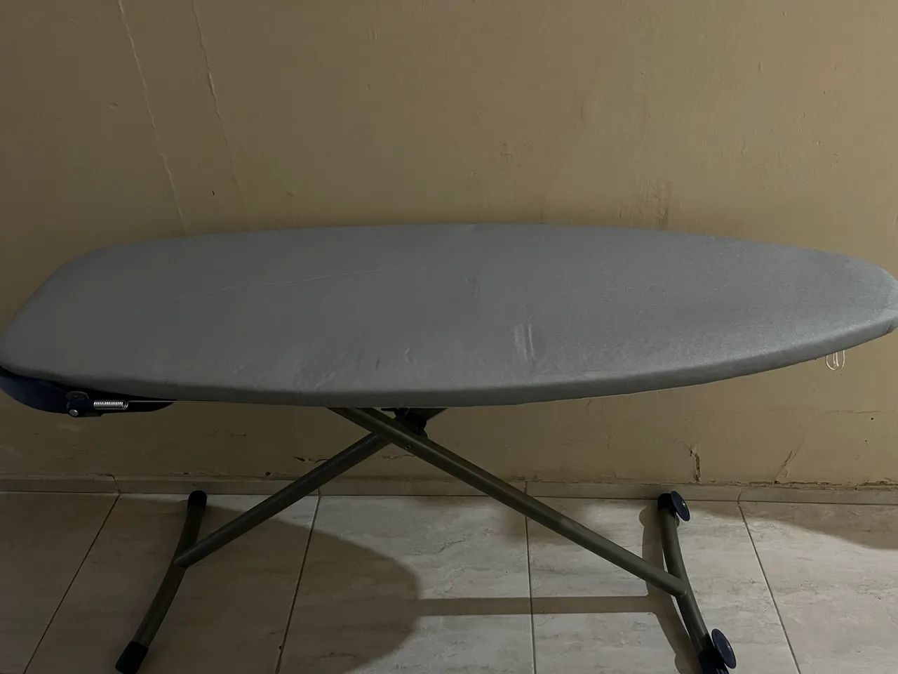 Tábua de engomar profissional ou para uso diário. - Foto 2