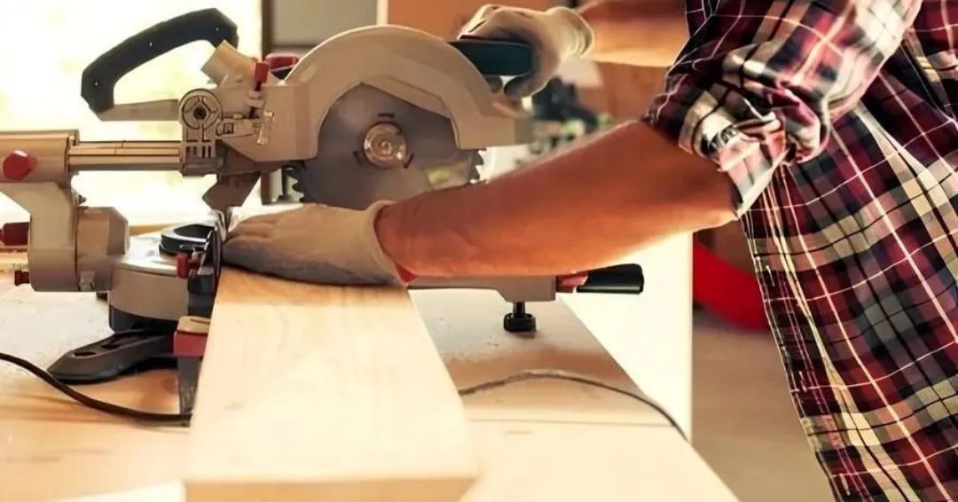 Carpinteiro,carpintaria,marceneiro,marcenaria