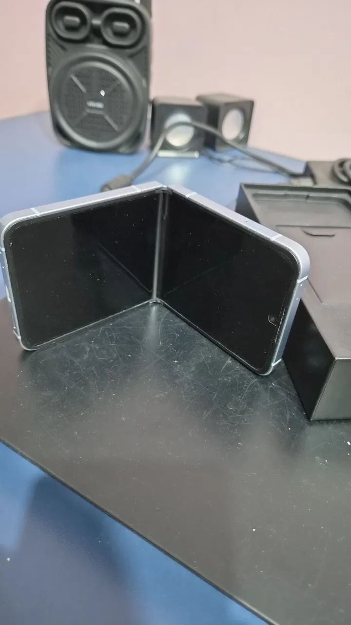 Samsung Galaxy Z Flip 6 - Foto 3