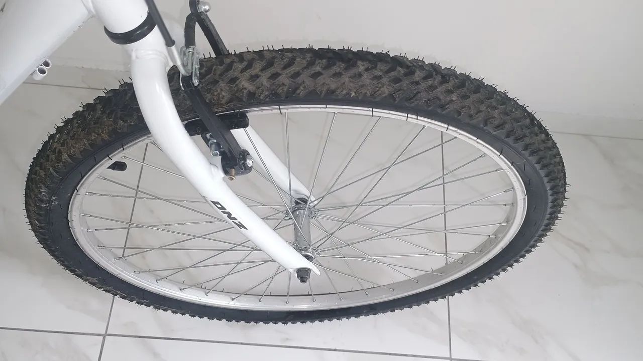 Bicicleta aro 26 novíssima  - Foto 5