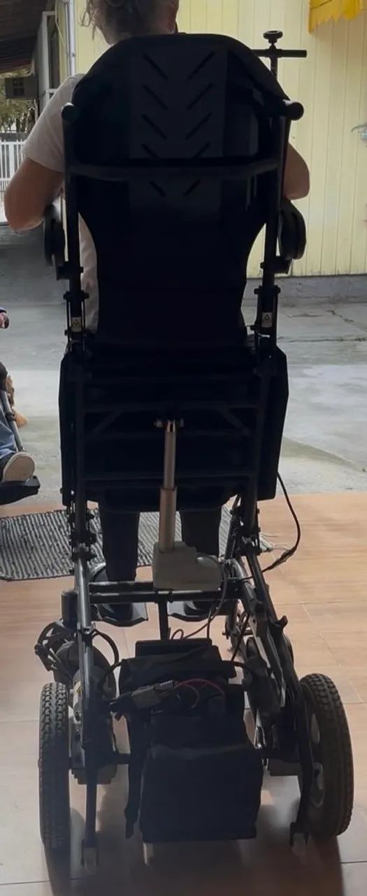 CADEIRA DE RODA COM ELEVAÇÃO  - Foto 2