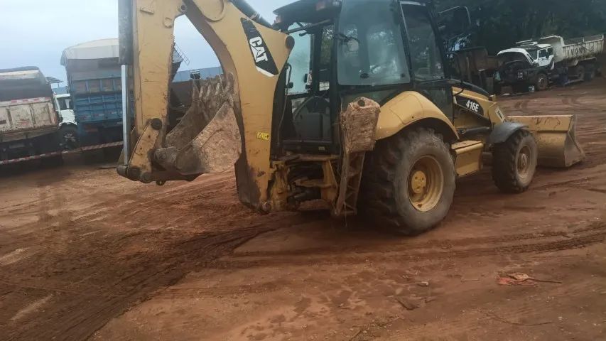 Alugo Retroescavadeira Caterpillar 416E - Foto 4