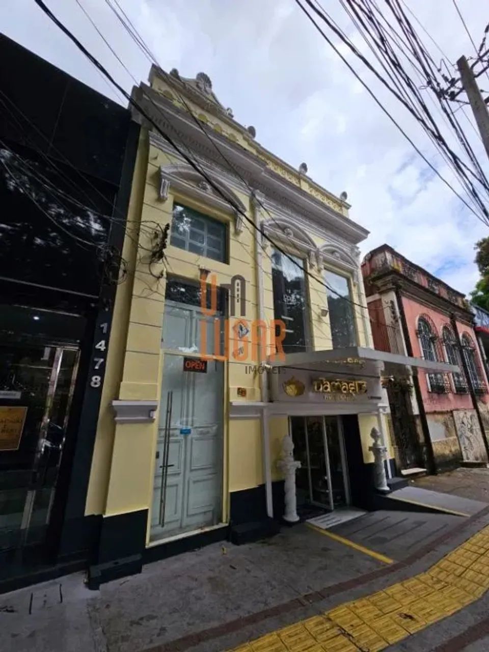Um Lugar Imóveis Vende: Casa Comercial Ampla e Reformada, Pronta para uso na Tv. Padre Eut