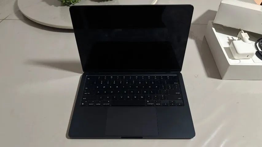 MacBook Air M2 2022 13,6