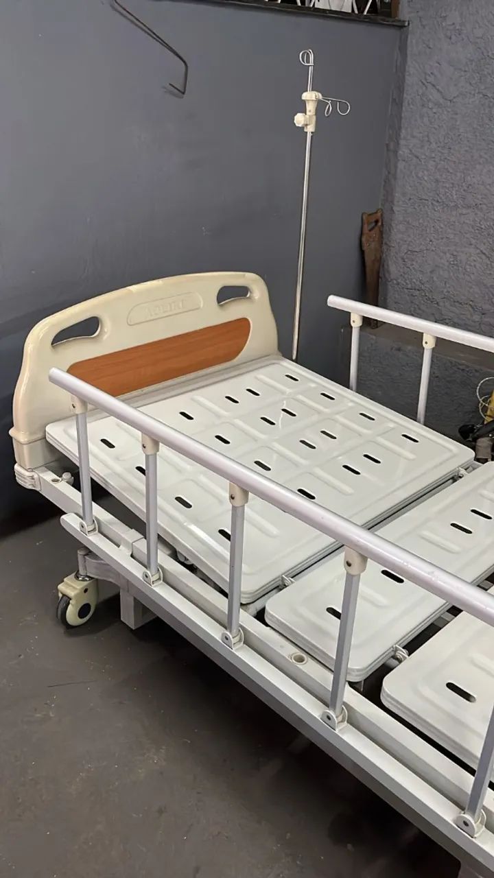 Cama Hospitalar Manual com 3 Manivelas - Foto 3