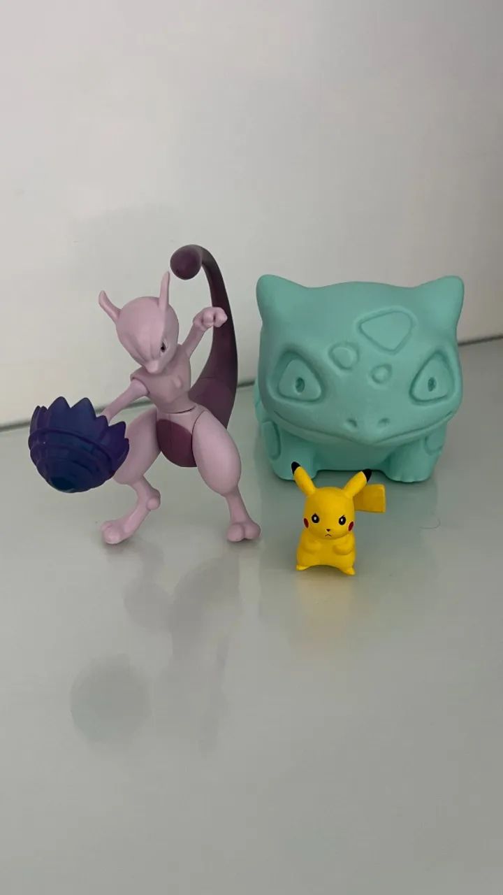 Pokémon: Mewtwo Jazwares + Bulbasaur Nerd ao Cubo + Pikachu Nintendo