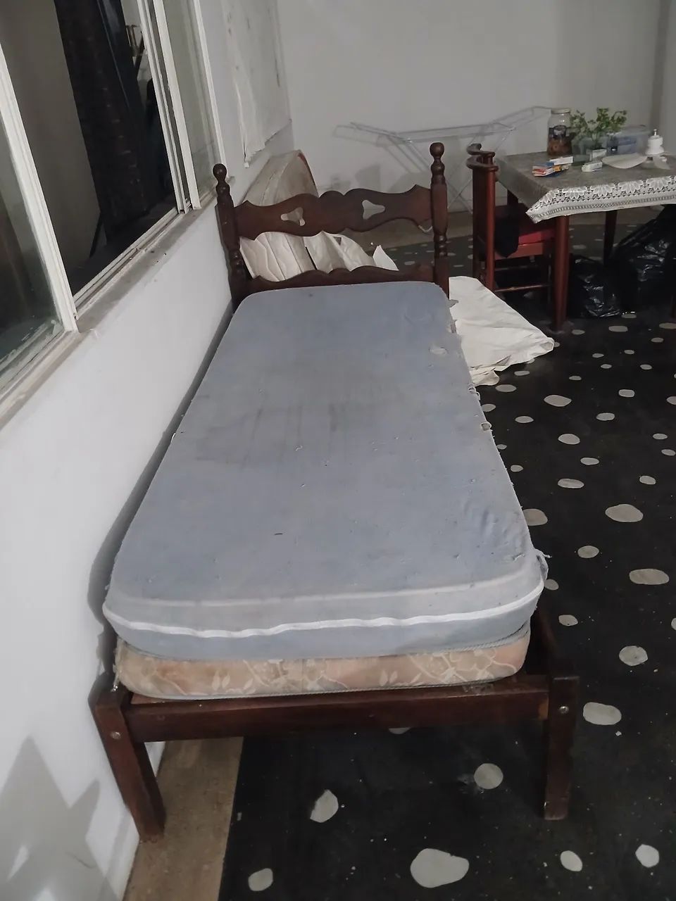 CAMA DE SOLTEIRO E COLCHÃO  - Foto 2