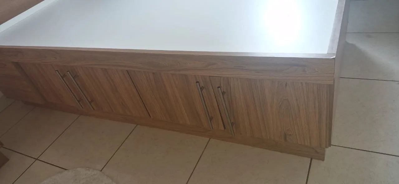 Cama de solteiro com compartimento com portas - Confeccionada em Marcenaria - Foto 2