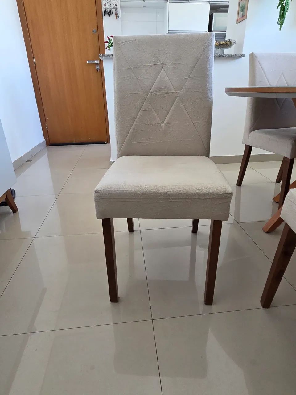 Cadeira de jantar 150.00 cada - Foto 2