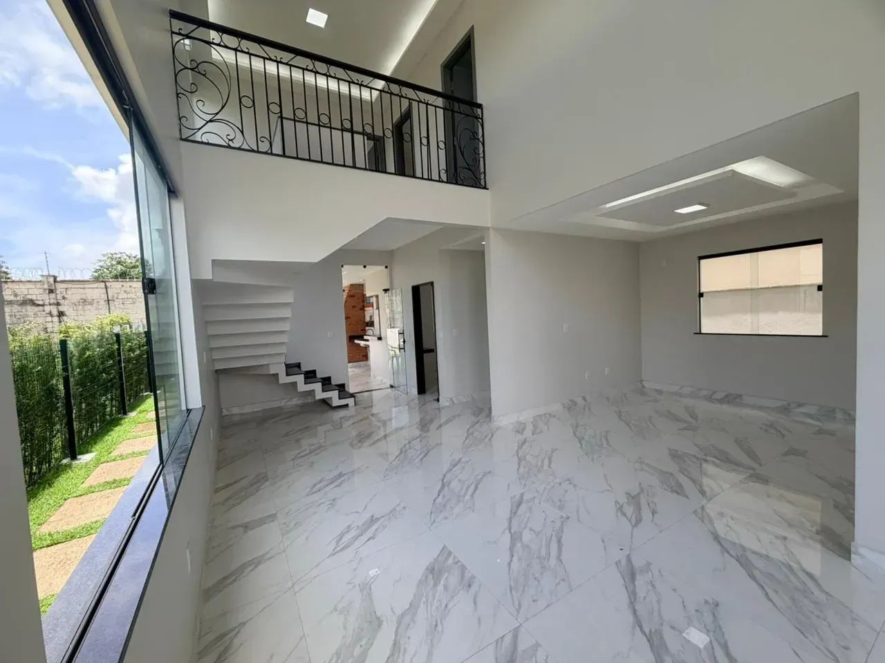 VENDO LINDA CASA COM 250 M2 SENDO 3 SUÍTES E LAZER - Foto 5
