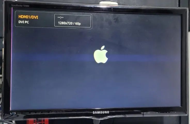 Apple TV com Controle Original e Fonte - Com Defeito (liga e trava) - Foto 4