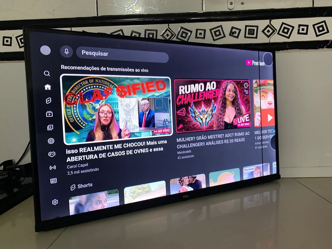 Tv TCL smart leia a legenda  - Foto 2