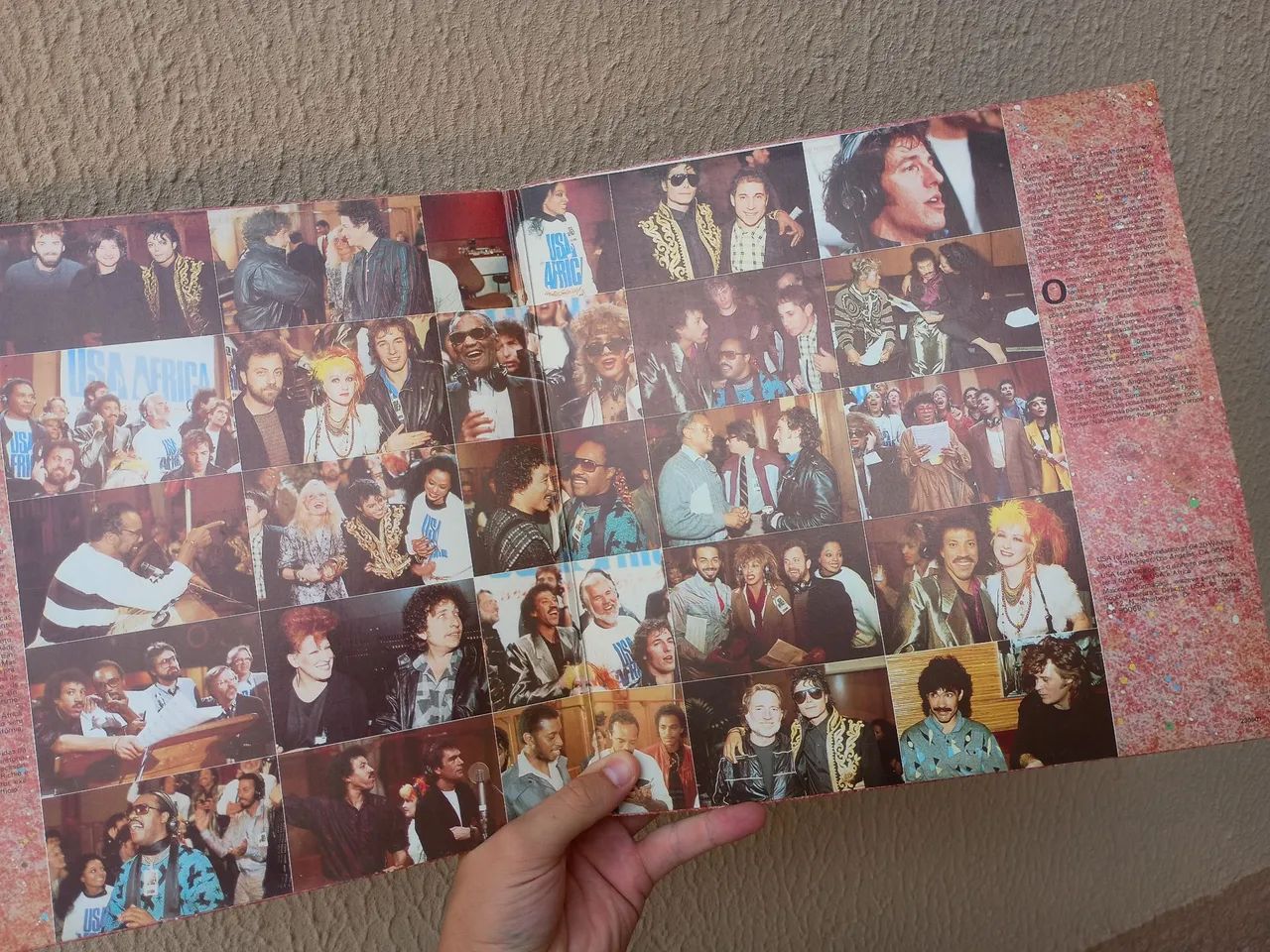 Disco vinil We are the world ótima condição  - Foto 3