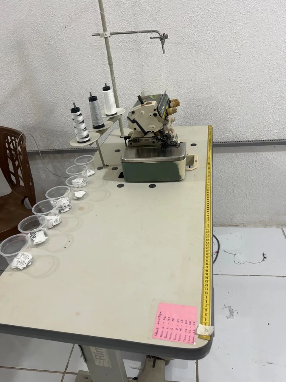 Máquina industrial overlok  - Foto 2