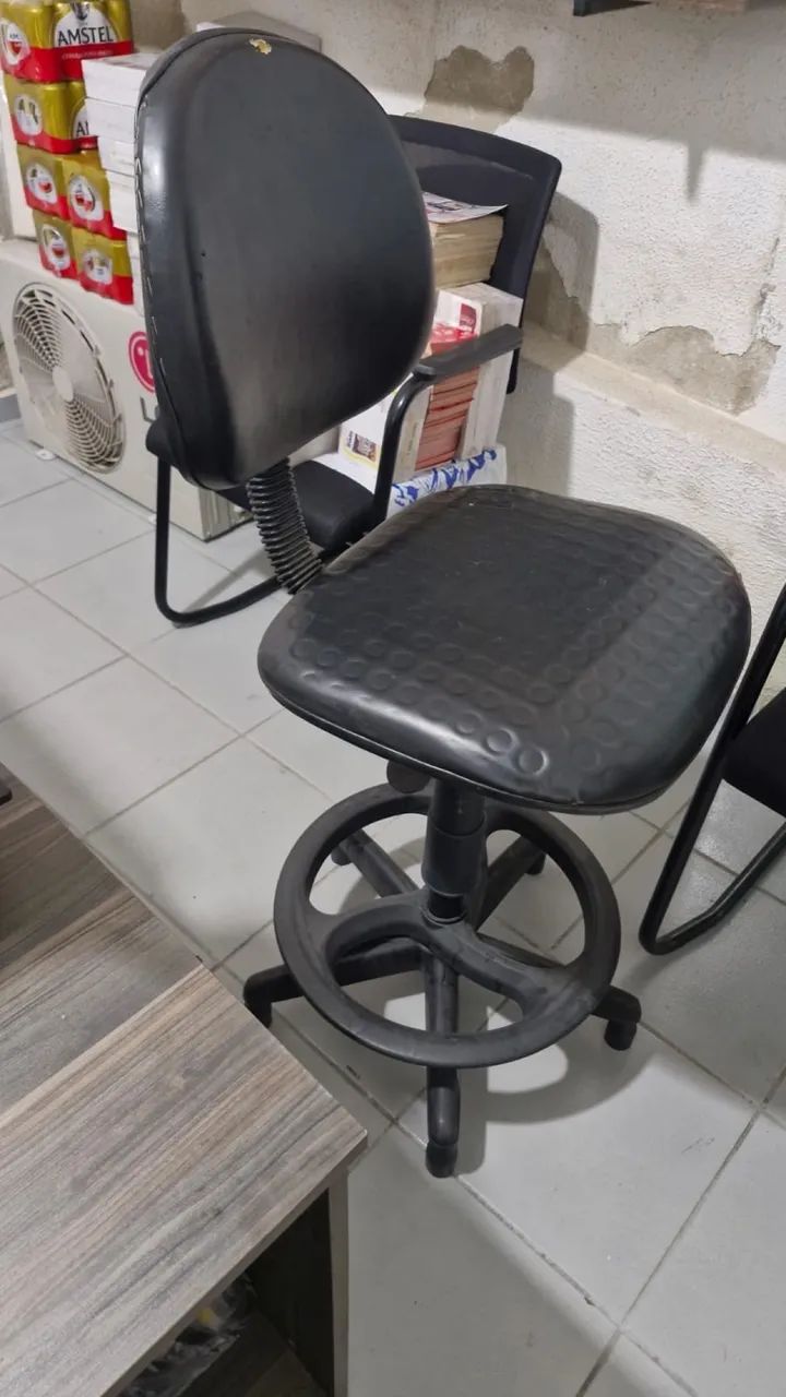 Cadeira alta giratória