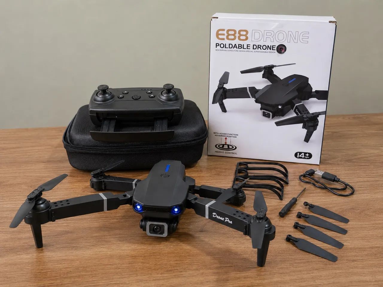 Drone E88 Dobrável com Câmera 4K HD + Controle e Acessórios