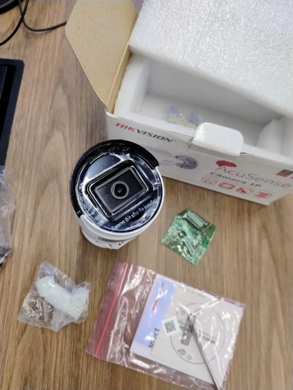Câmera IP Hikvision DS-2CD2043G2-LI2U - Foto 2