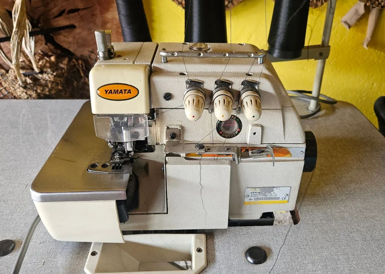 Vendo Overlock Industrial Yamata  - Foto 2