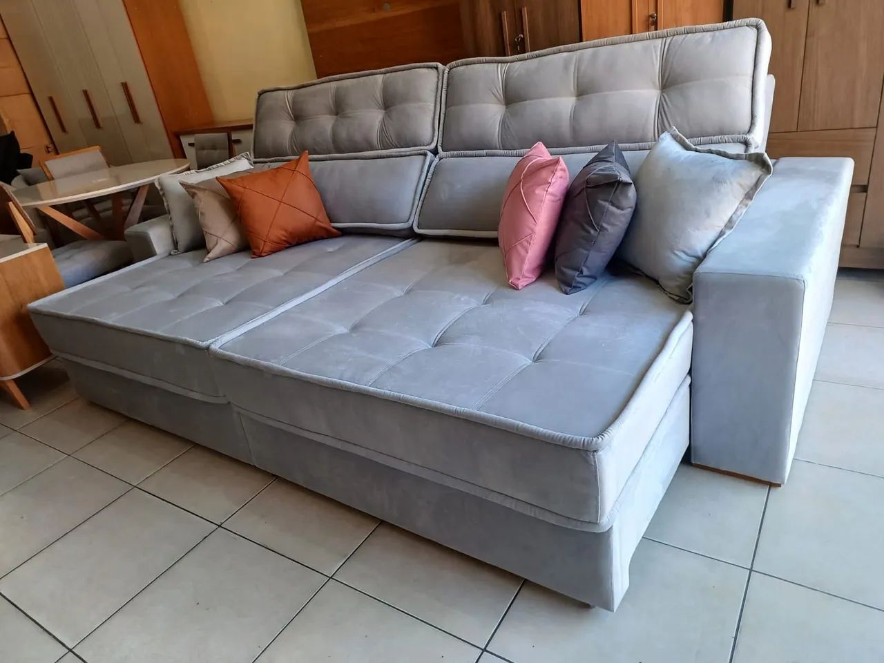 Sofá Retratil Novo Tem 2.80 De Largura Espuma D33 com Molas ensacada. - Foto 5