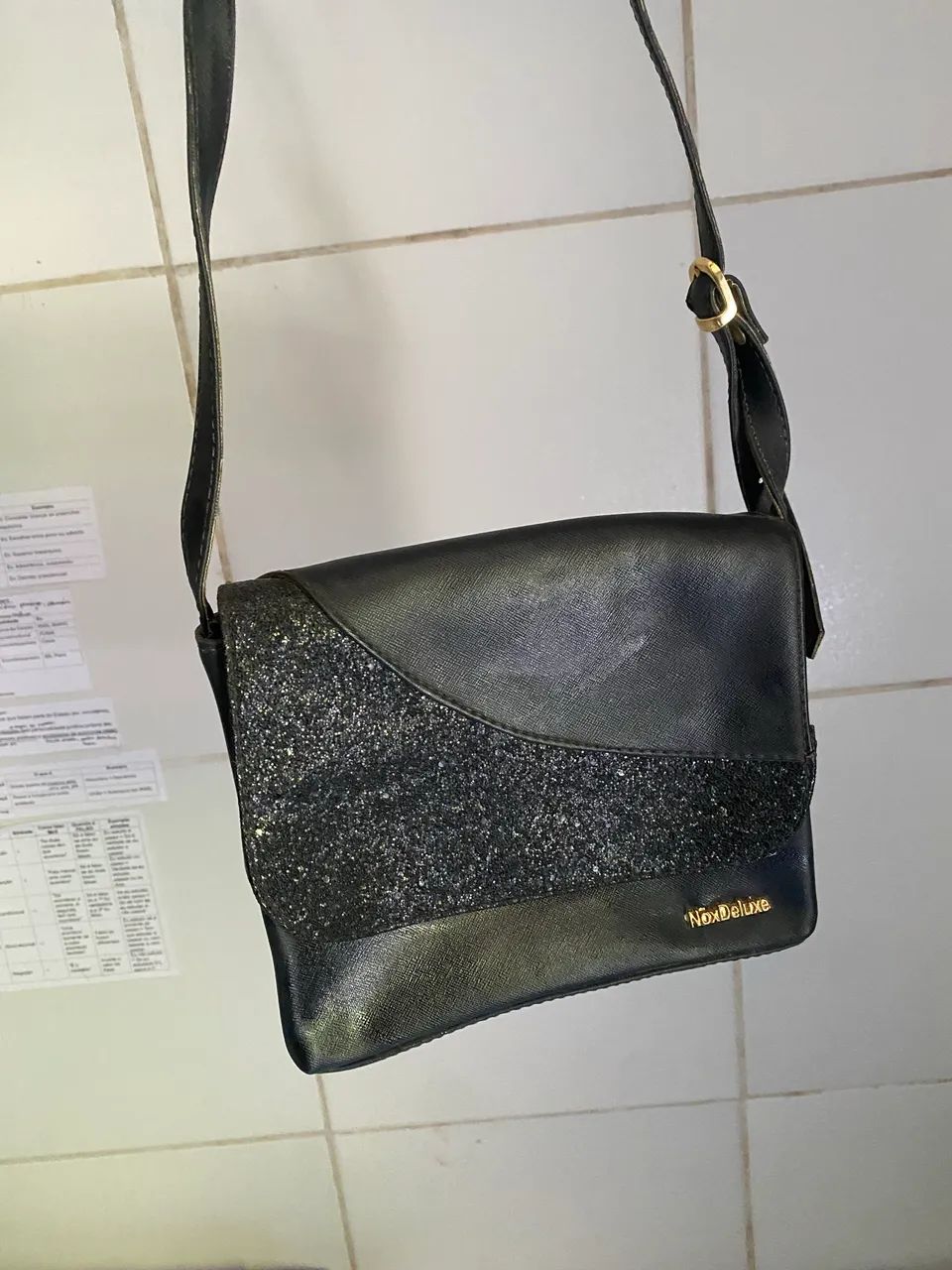 Bolsa pequena preta com brilho  - Foto 2