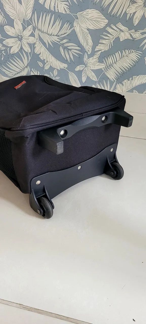 Mochila Preta Executiva Sestini com carrinho - Foto 3