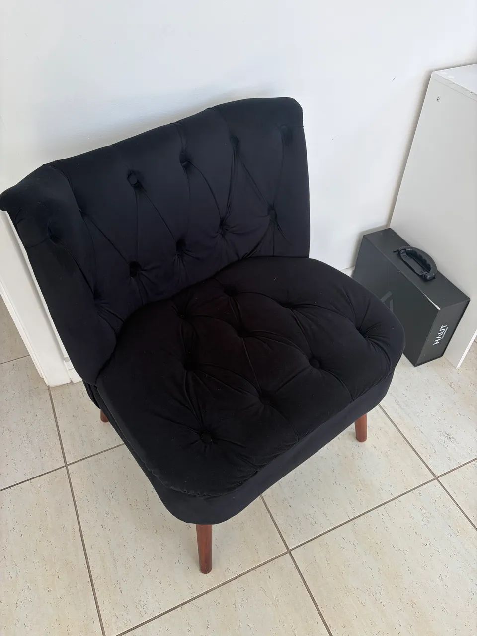 Poltrona Estofada Preta  - Foto 2