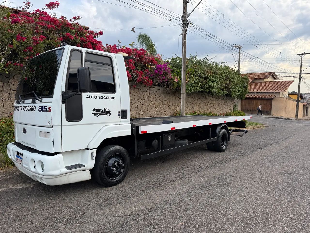 Ford cargo 815s 