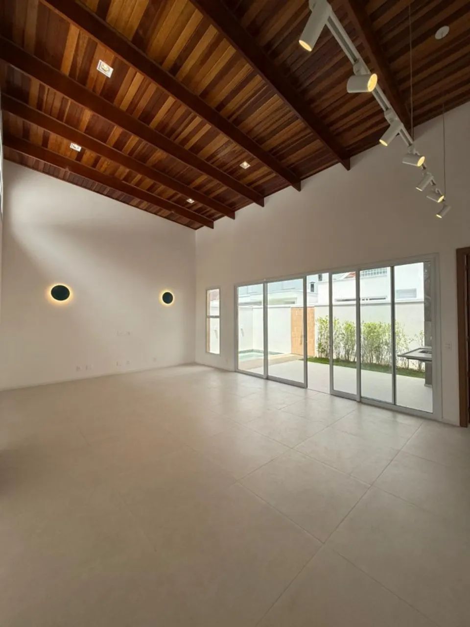 Casa 3 suítes - Res. Ouroville - Foto 2