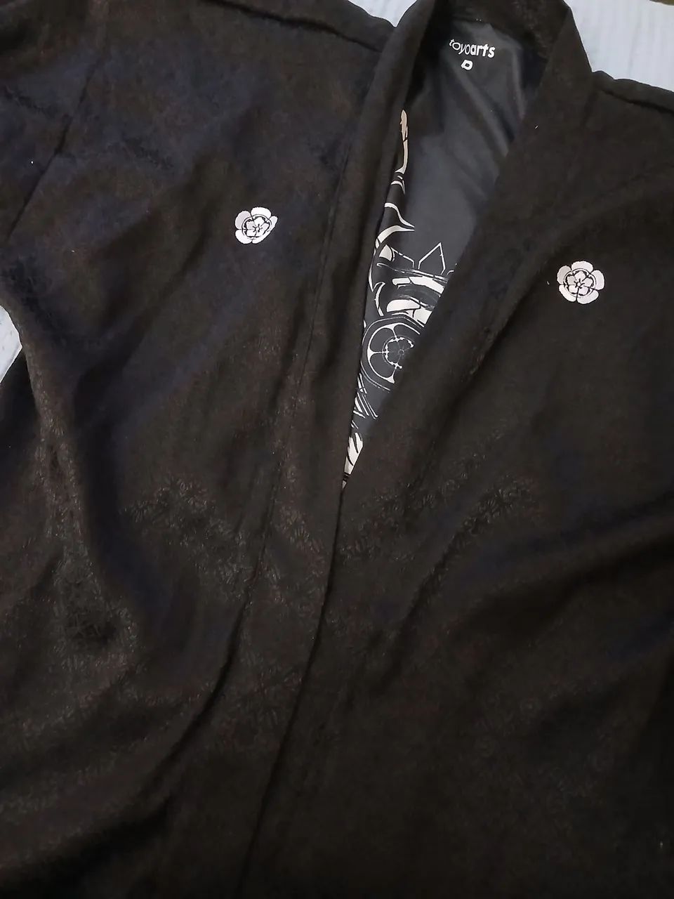 Haori preto floral  - Foto 4