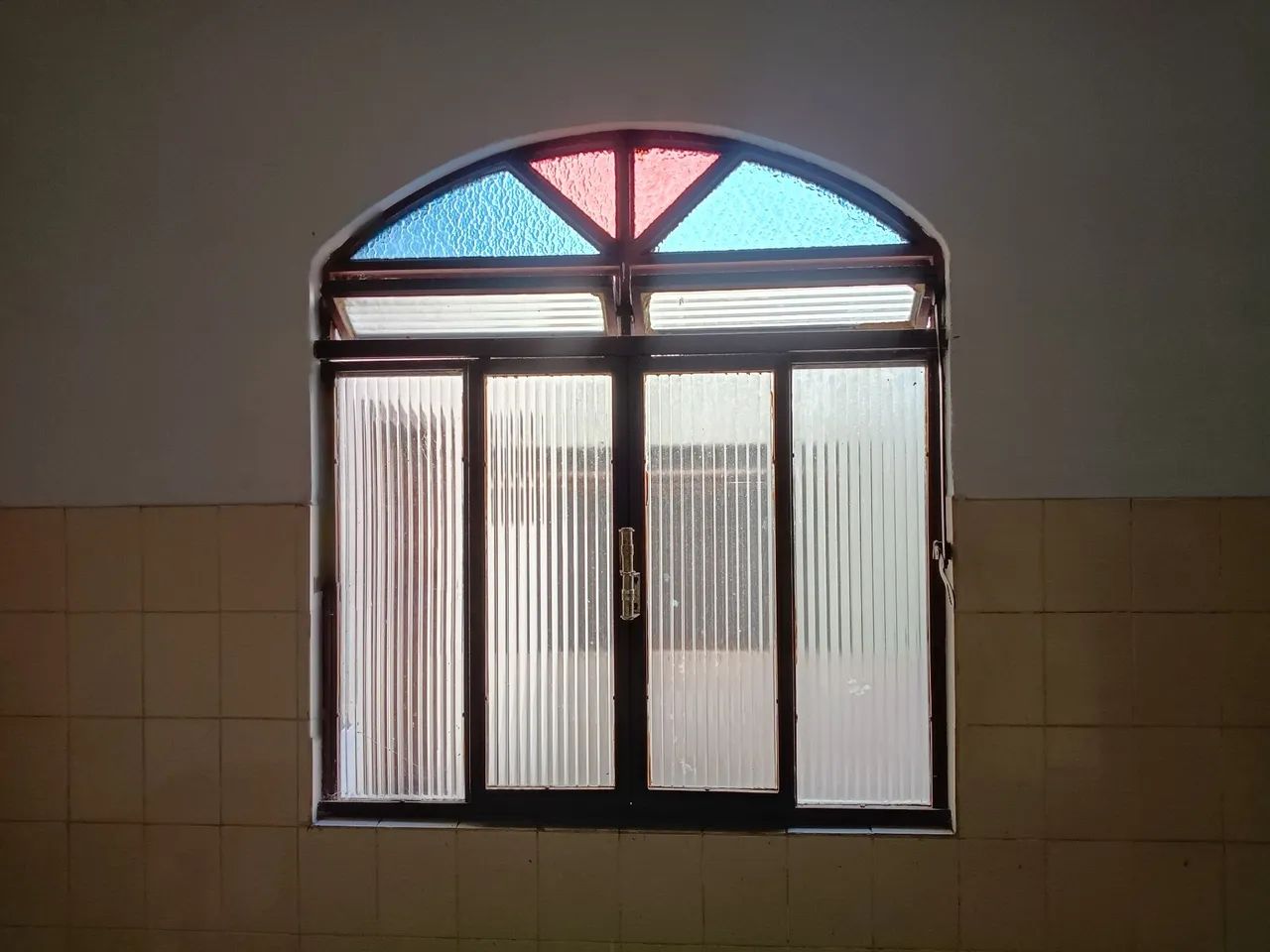 2 (duas) Janelas de ferro com vidro - Foto 3
