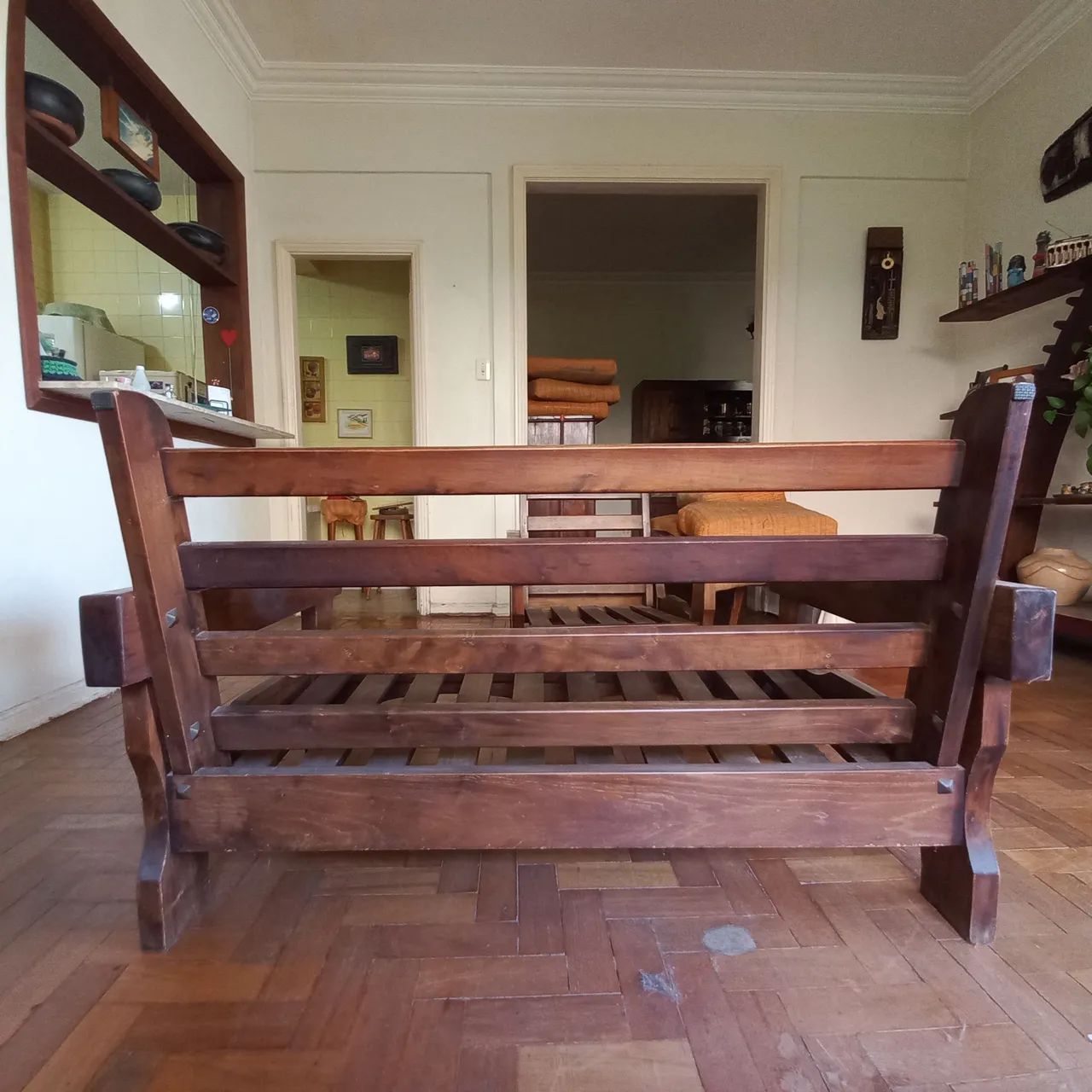 Jogo de Sofá e 2 poltronas em madeira maciça.  Móveis de Gramado - RS. - Foto 4