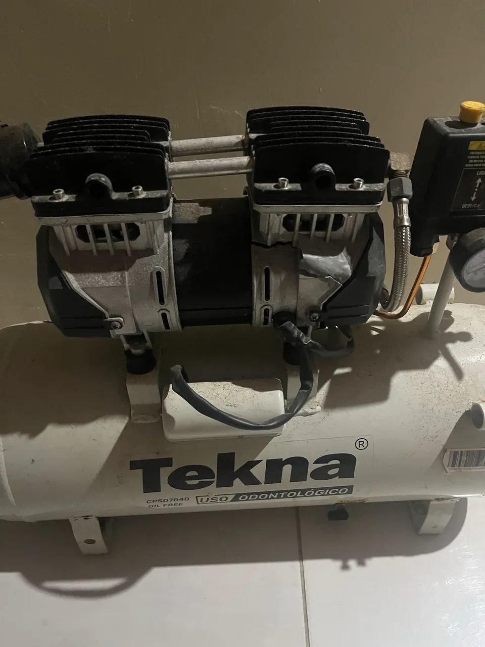 Compressor odontológico (isento óleo)