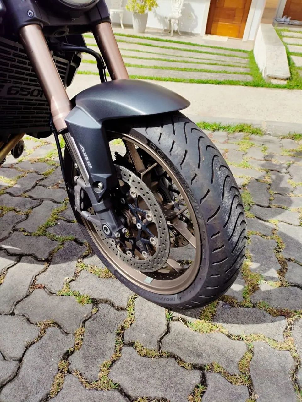 CB 650 R - Foto 5
