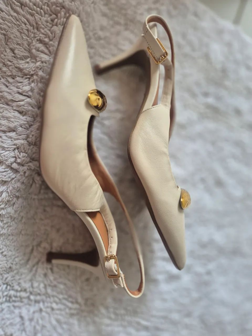 Scarpin Off White Couro Enfeite 38 Constance - Foto 5