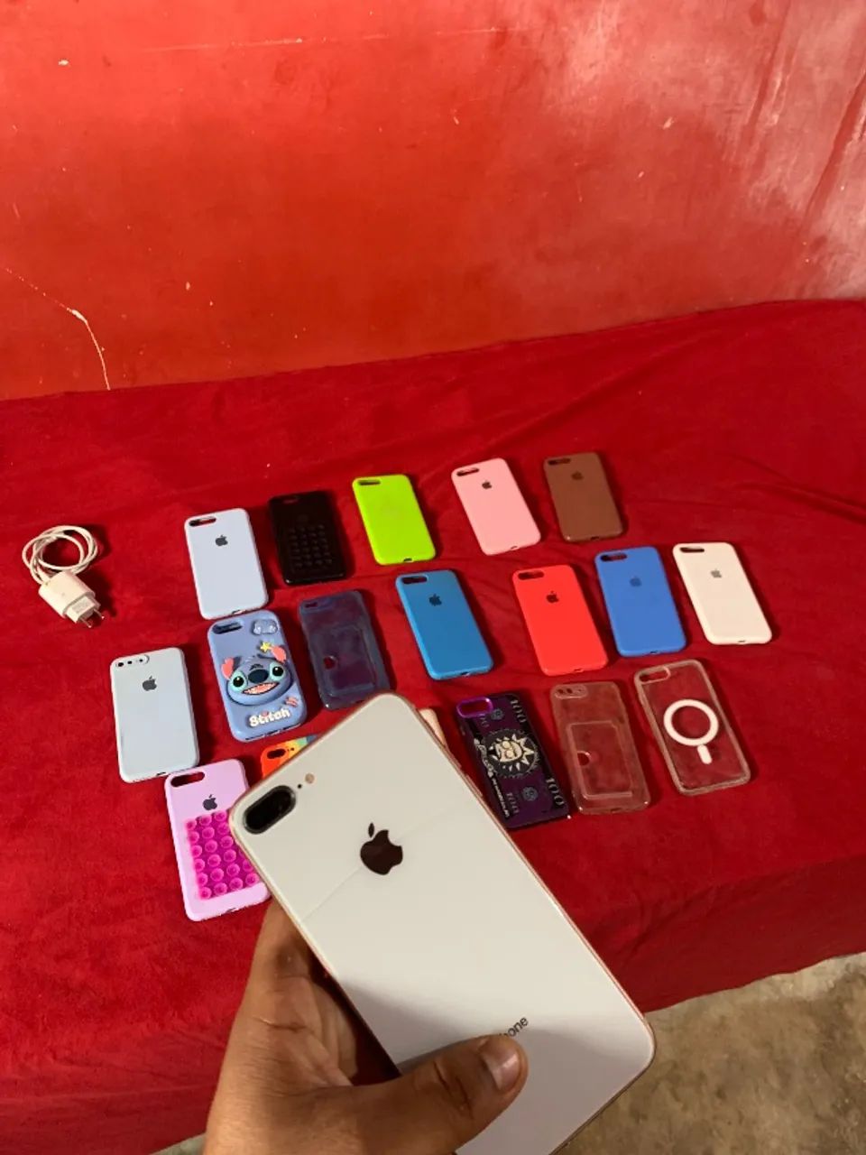 iPhone 8 Plus + 18 capinhas + 1 carregador  - Foto 5
