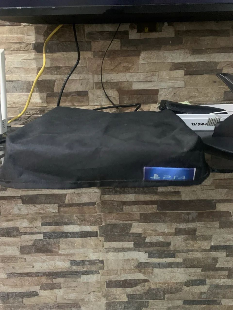 PS4 slim EM PERFEITO ESTADO VAI COM ACESSÓRIOS  - Foto 3