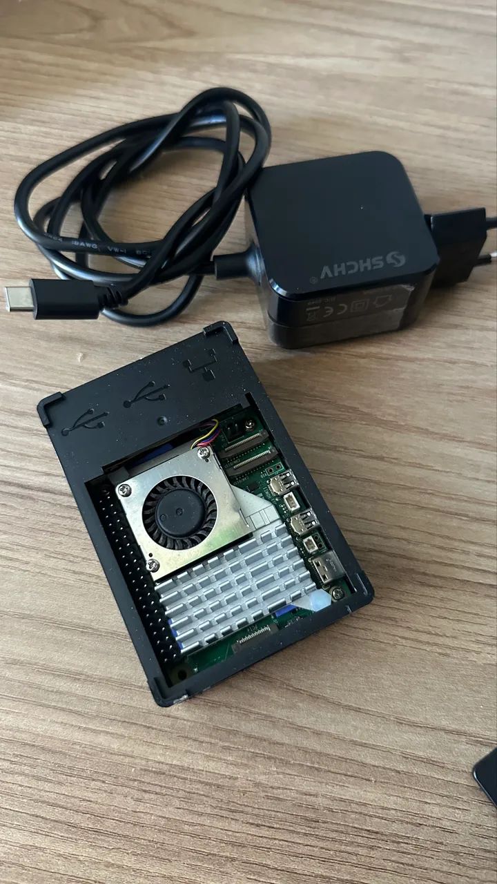 Raspberry Pi 5 - kit 8GB com Case e Font