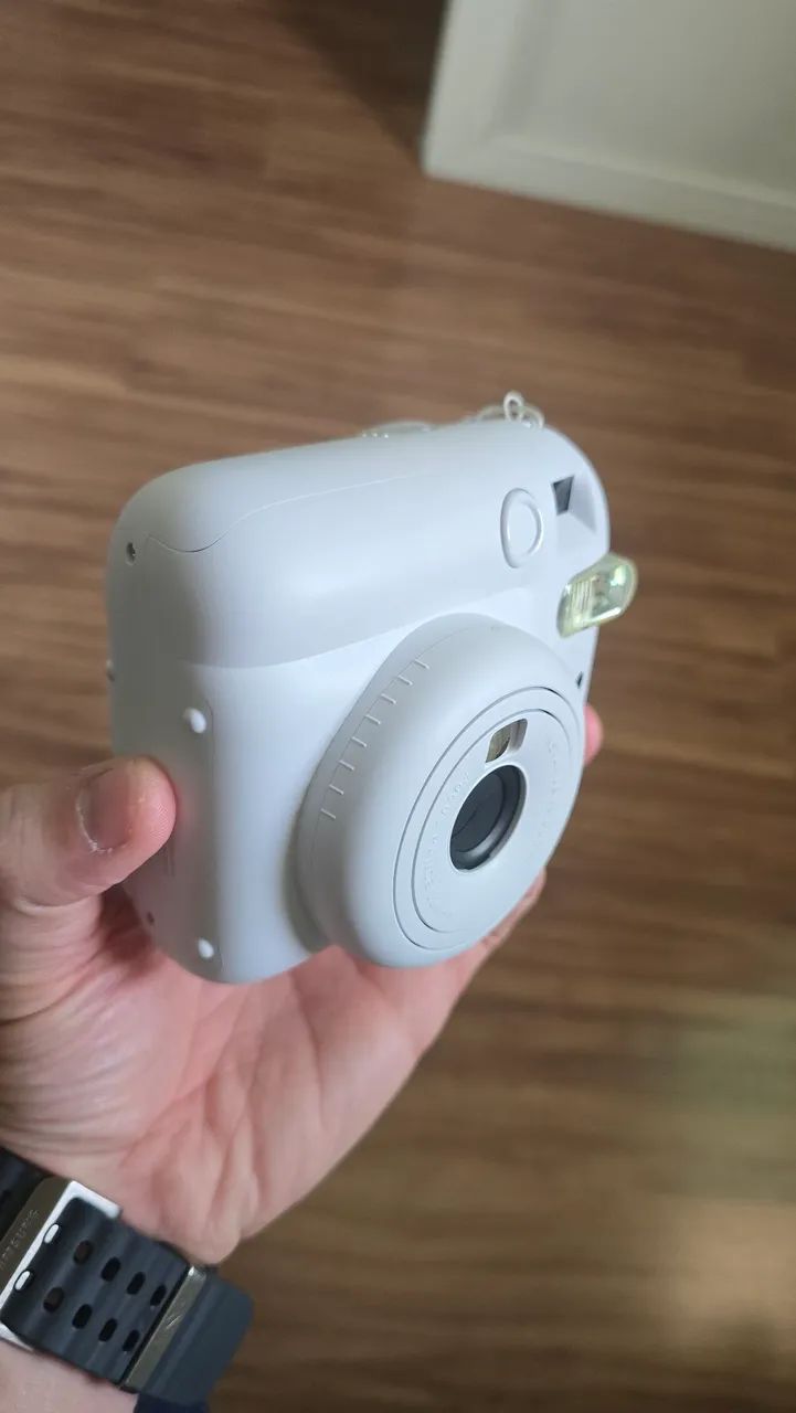 Câmera Polaroid Instax mini 12 (nunca usada) - Foto 2