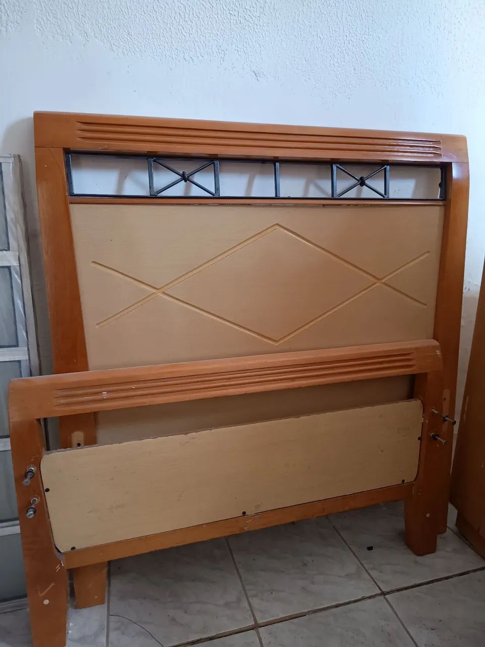 Cama de Solteiro de Madeira 2,10m - Modelo Clássico - Foto 4