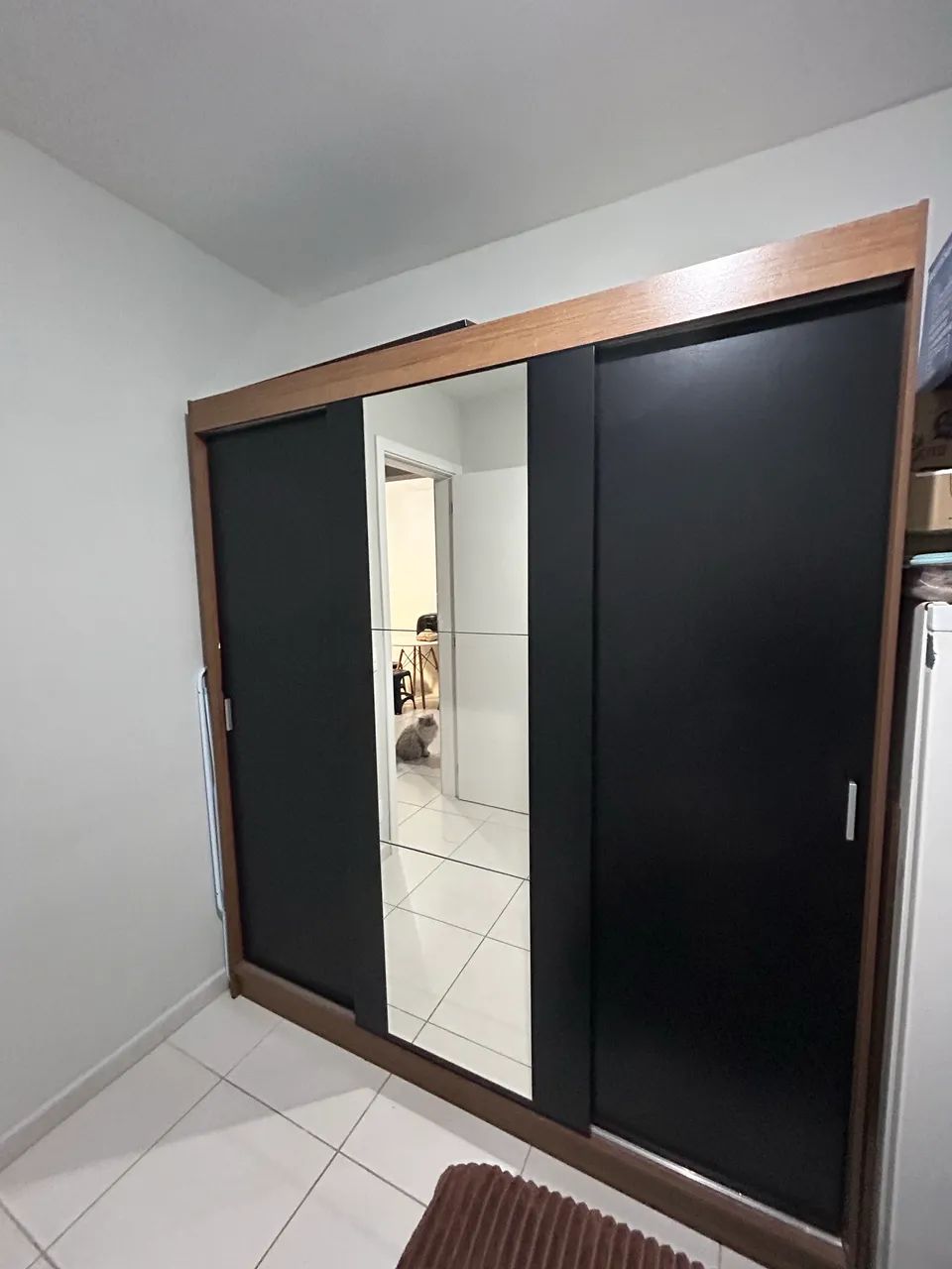 Guarda roupa semi novo