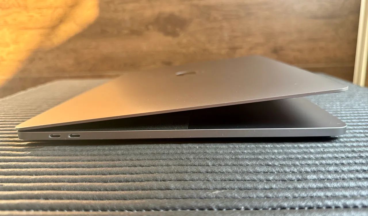 MacBook Pro 16