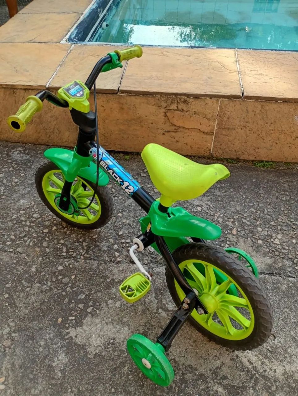 Vendo bike aro 12 (infantil) usada e funcionando perfeitamente. - Foto 2