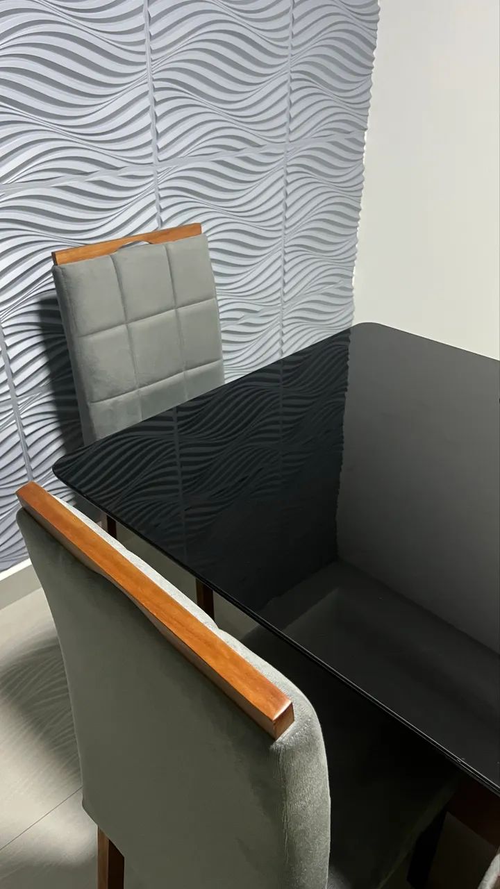 Mesa de vidro com madeira maciça 1,60x 90cm + 6 cadeiras