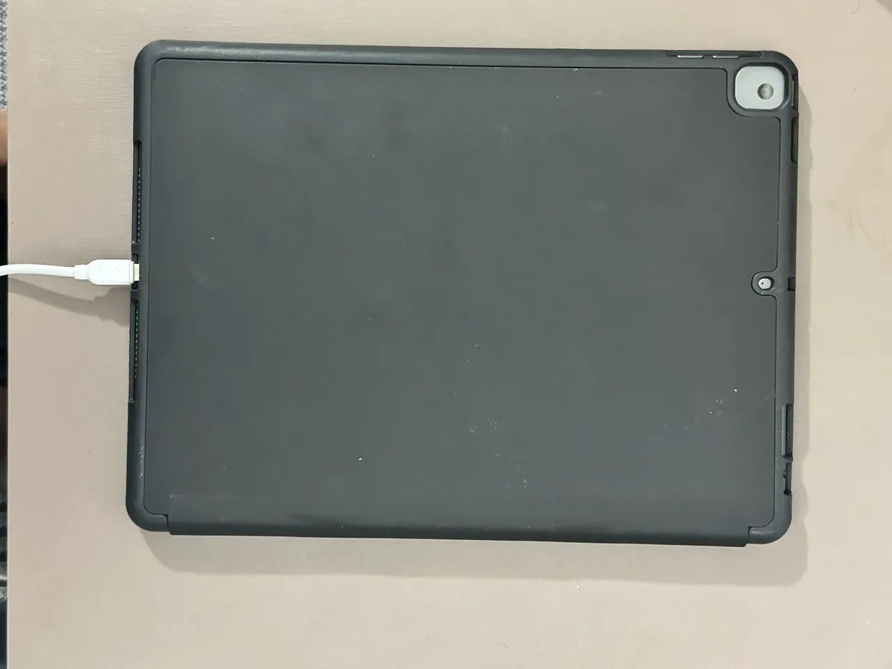 iPad 8ª Geração 32GB - Impecável + Capa Preta + Caneta Goojodoq - Foto 4