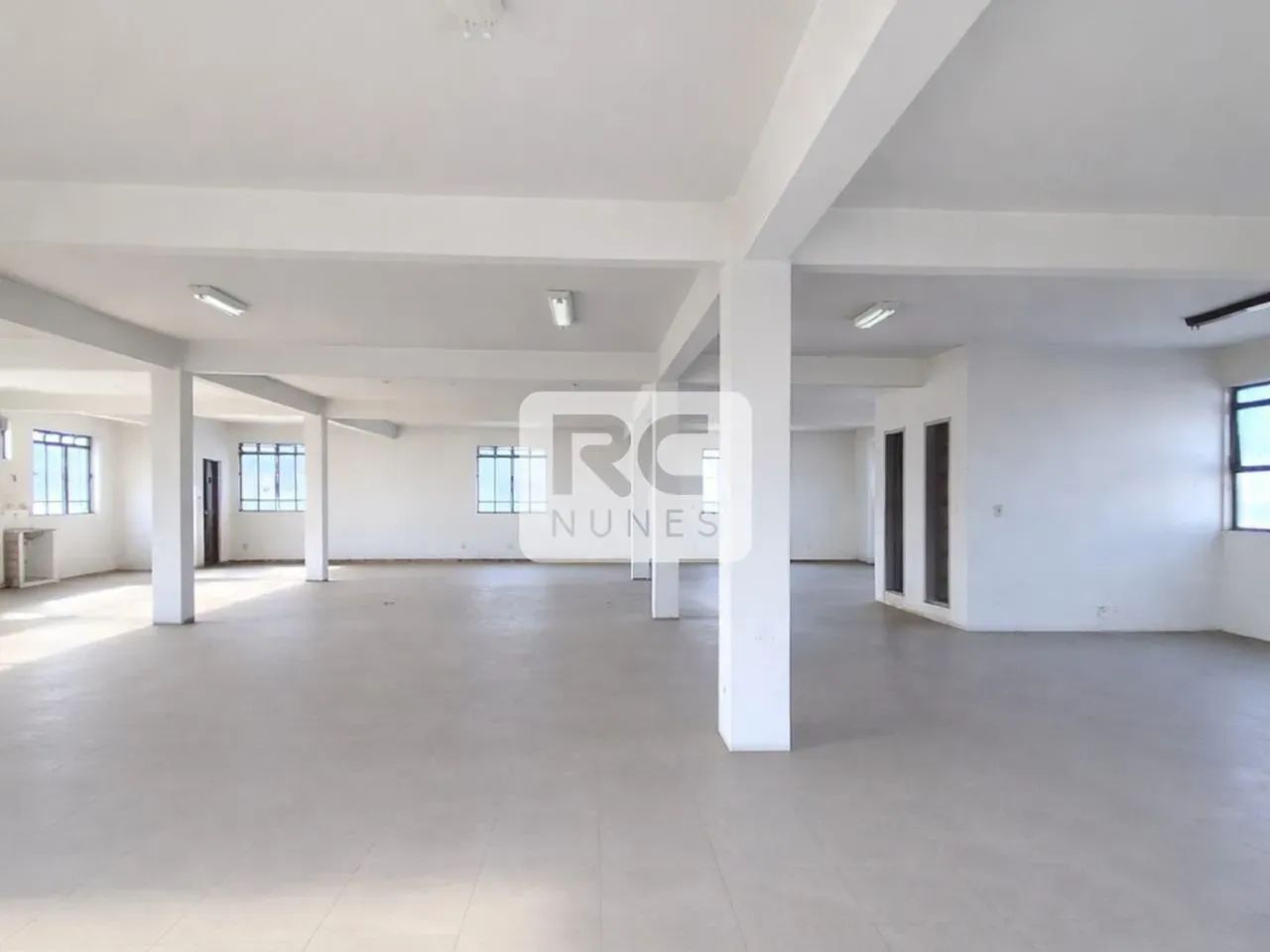 Prédio com área total de 1596,22m², Bairro Carlos Prates - Belo Horizonte/MG.
