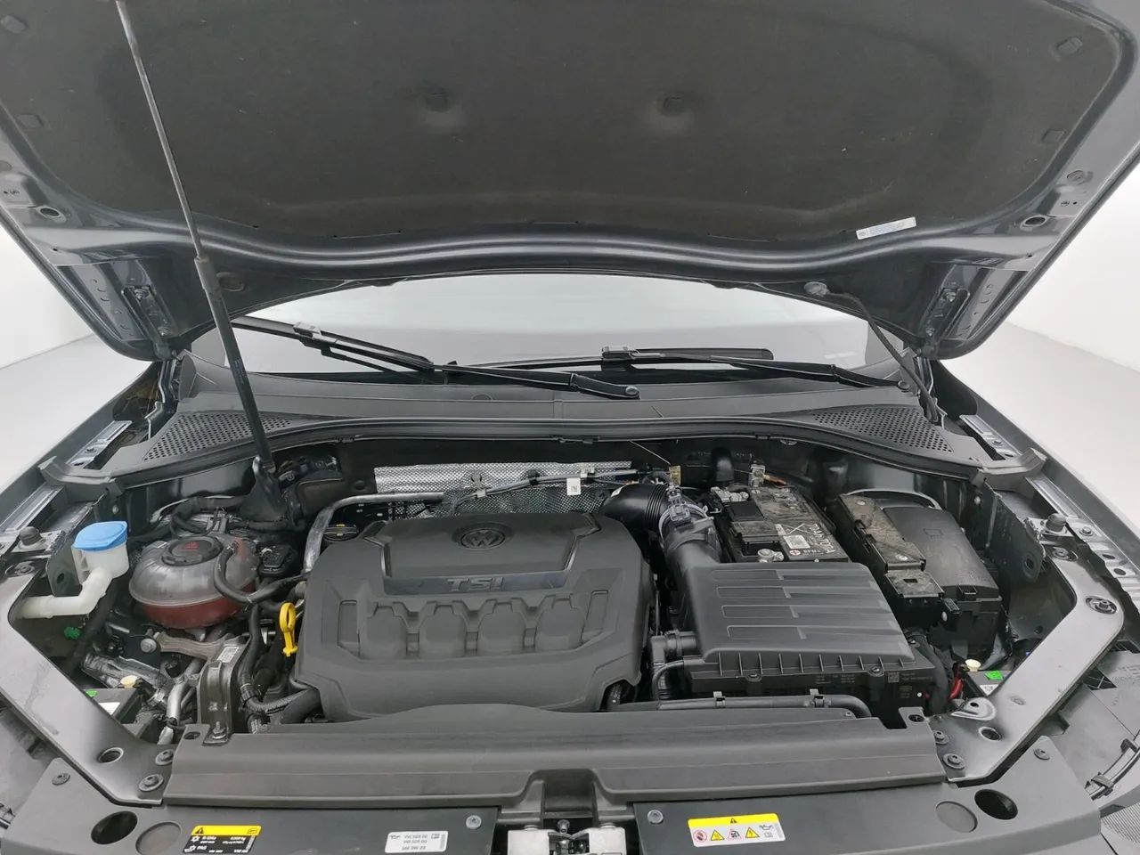 Volkswagen Tiguan Allspac R-Line 300 TSI 2.0, foto 10 de 18