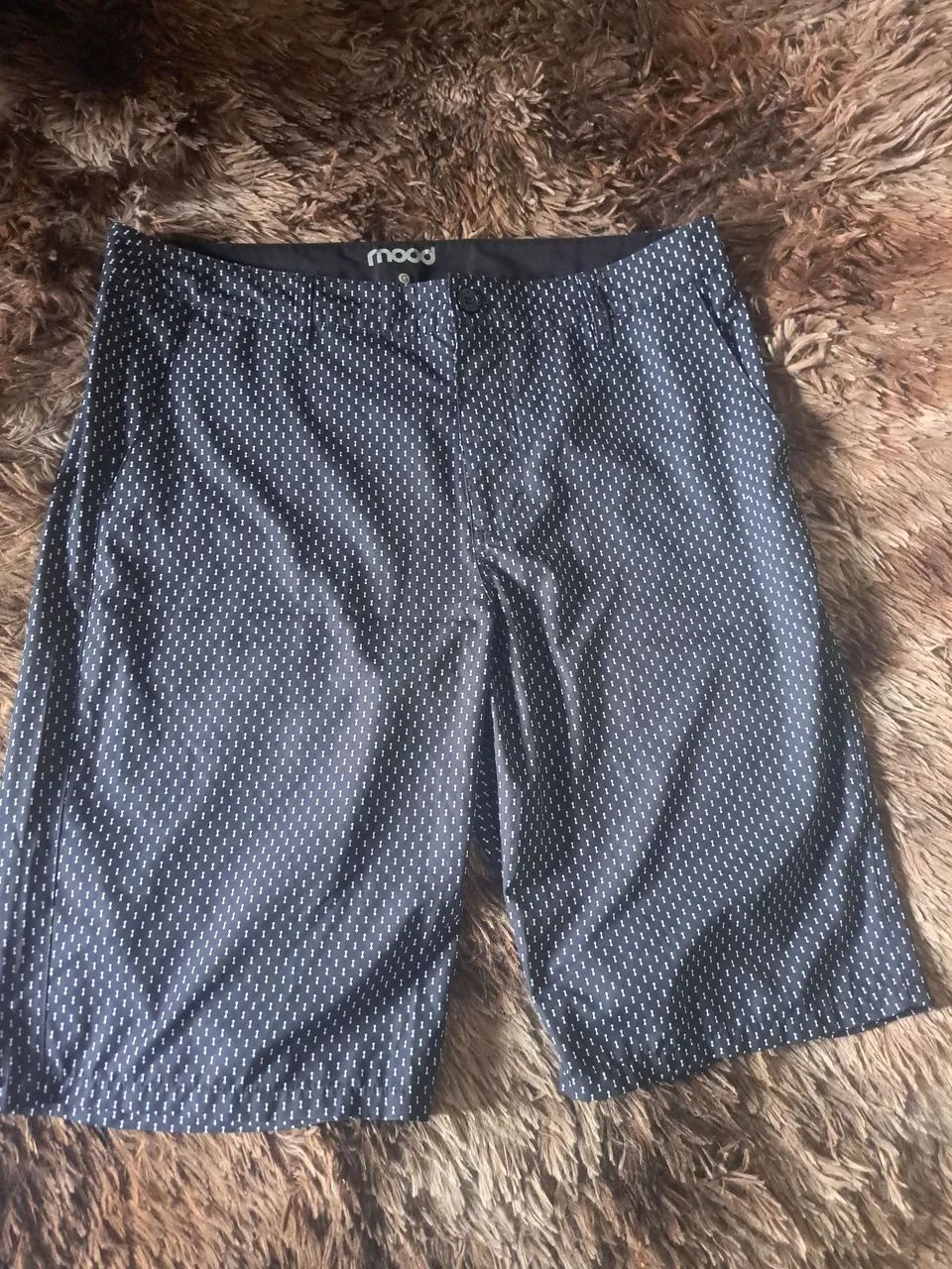 Bermuda de marca novas lindas 