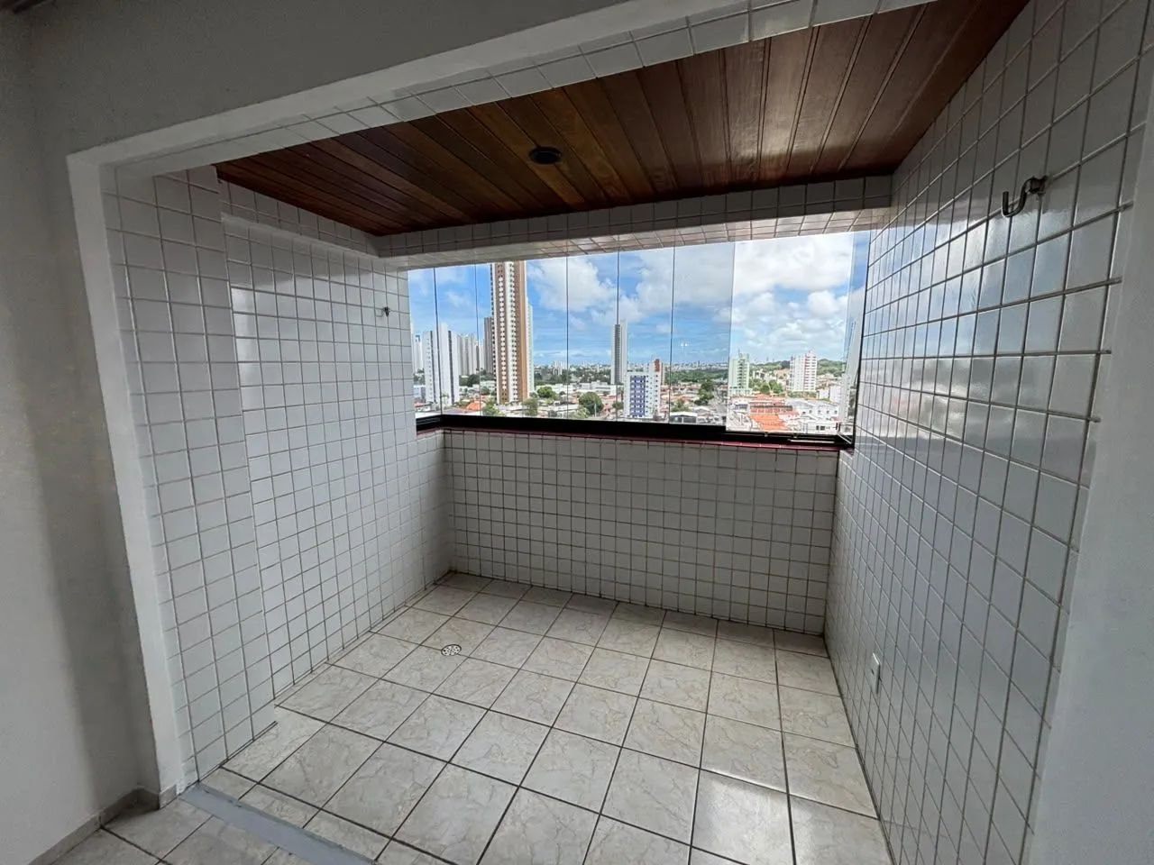 Apartamento de 118m2 com 3 Suítes + DCE, no Miramar - Foto 2